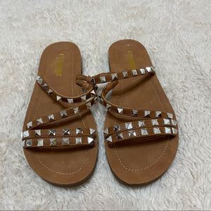 Cushionaire Studded Sandals (Size 8.5)